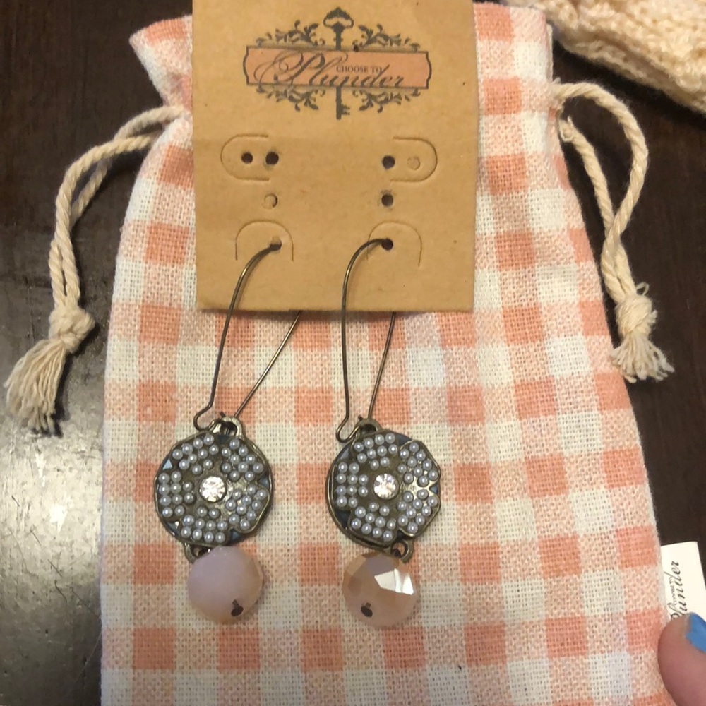 Nicholina earrings From Plunder